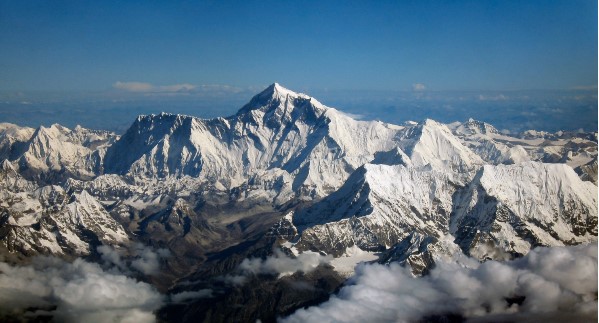  Dois alpinistas morrem de exaustão no monte Everest