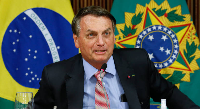  Bolsonaro diz que, no que depender dele e de ministros, está acertada a Copa América no Brasil