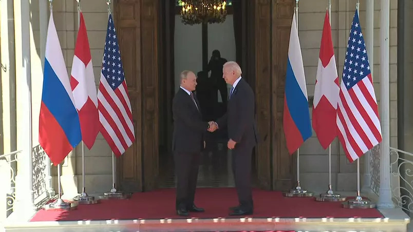  Biden e Putin se encontram pela primeira vez em Genebra e posam para fotos