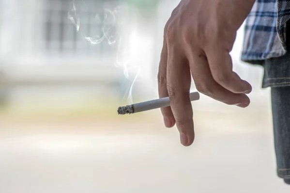  Nova Zelândia anuncia plano para banir consumo de cigarro entre jovens